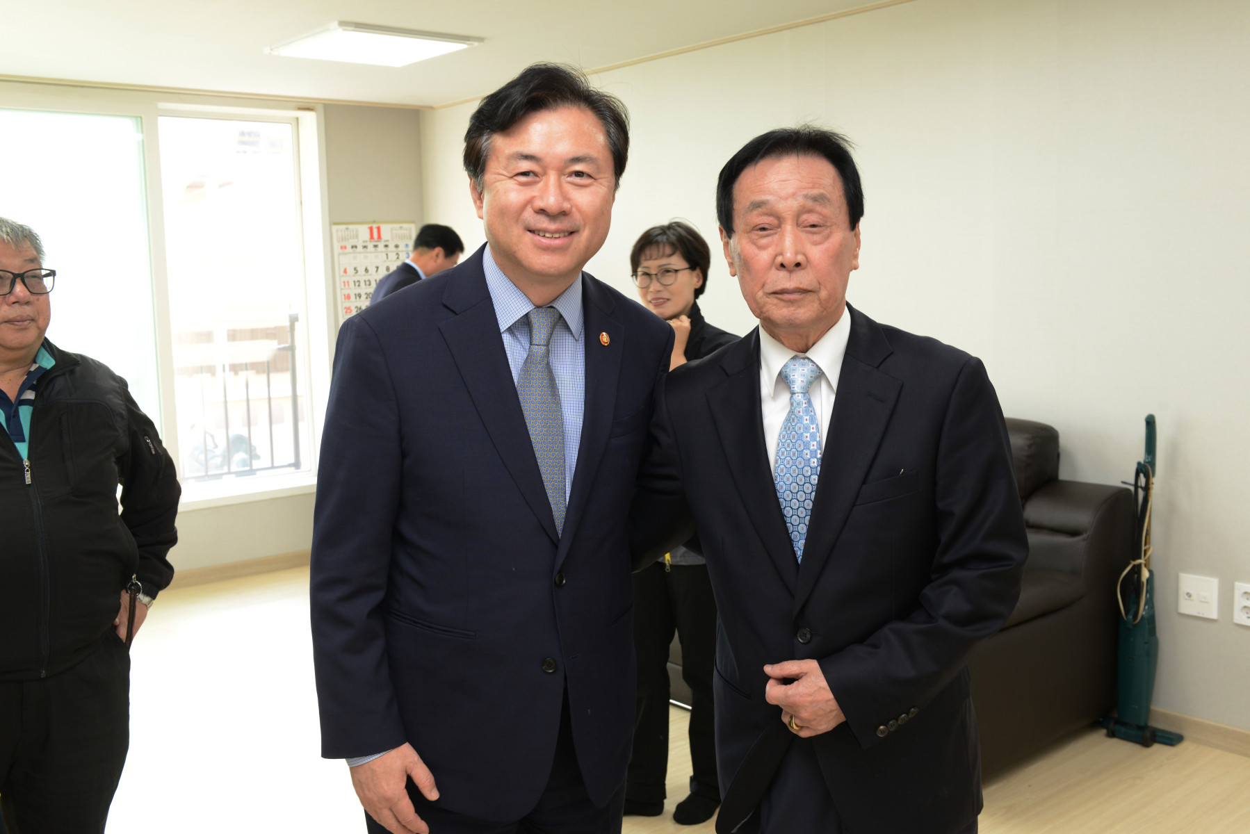 연지동 하나로경로당 개소식 5번째