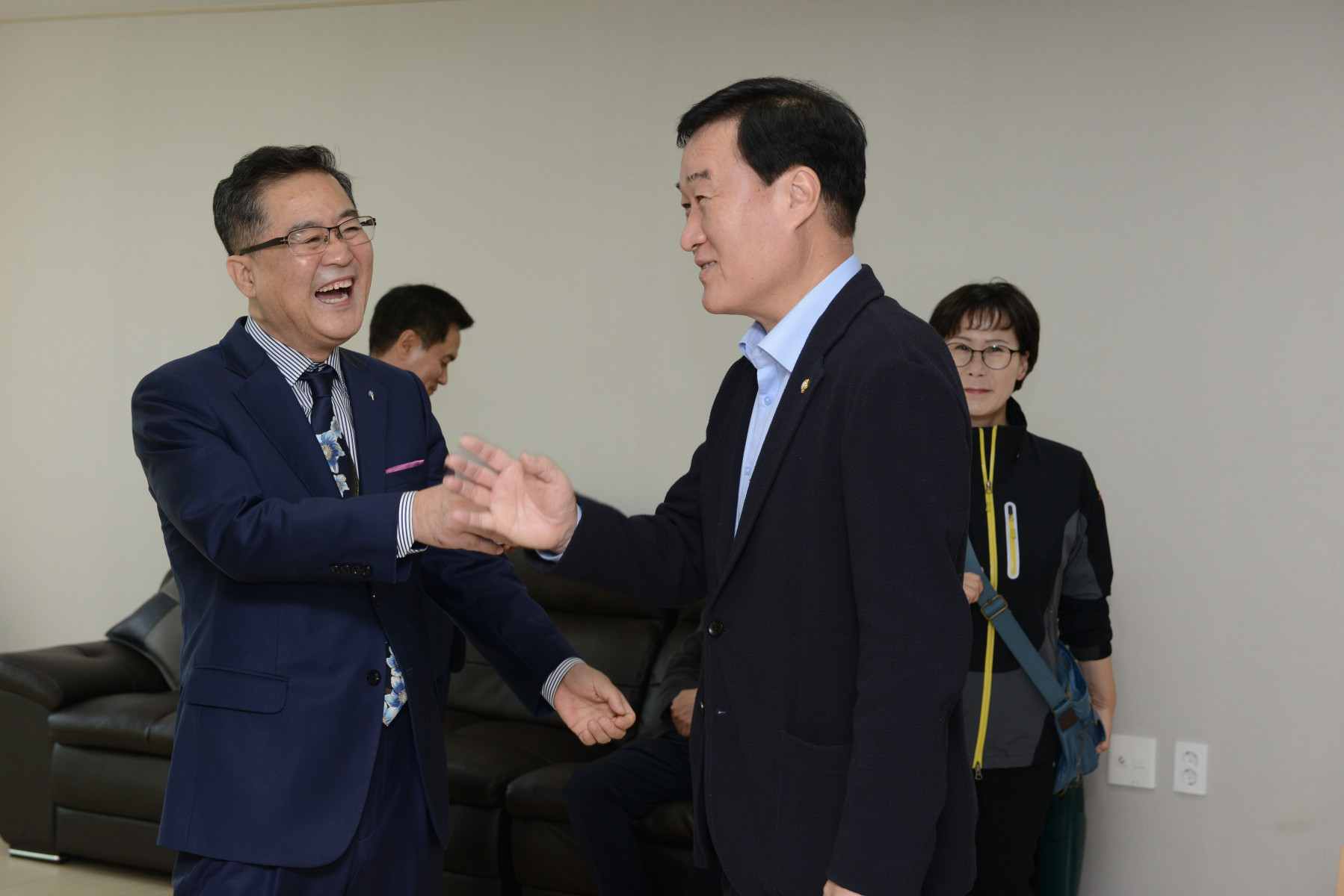 연지동 하나로경로당 개소식 8번째