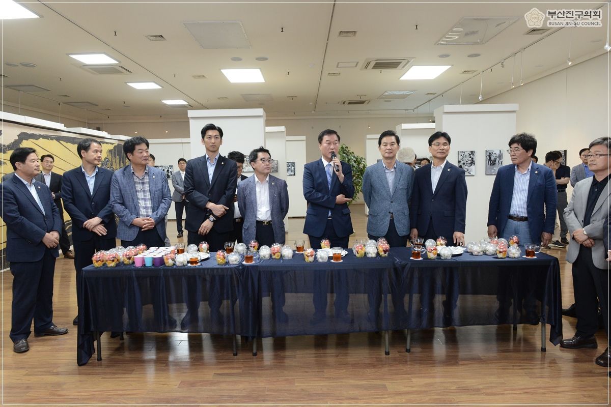 6월 항쟁 32주년 기념 사진전 개막식 참석 4번째