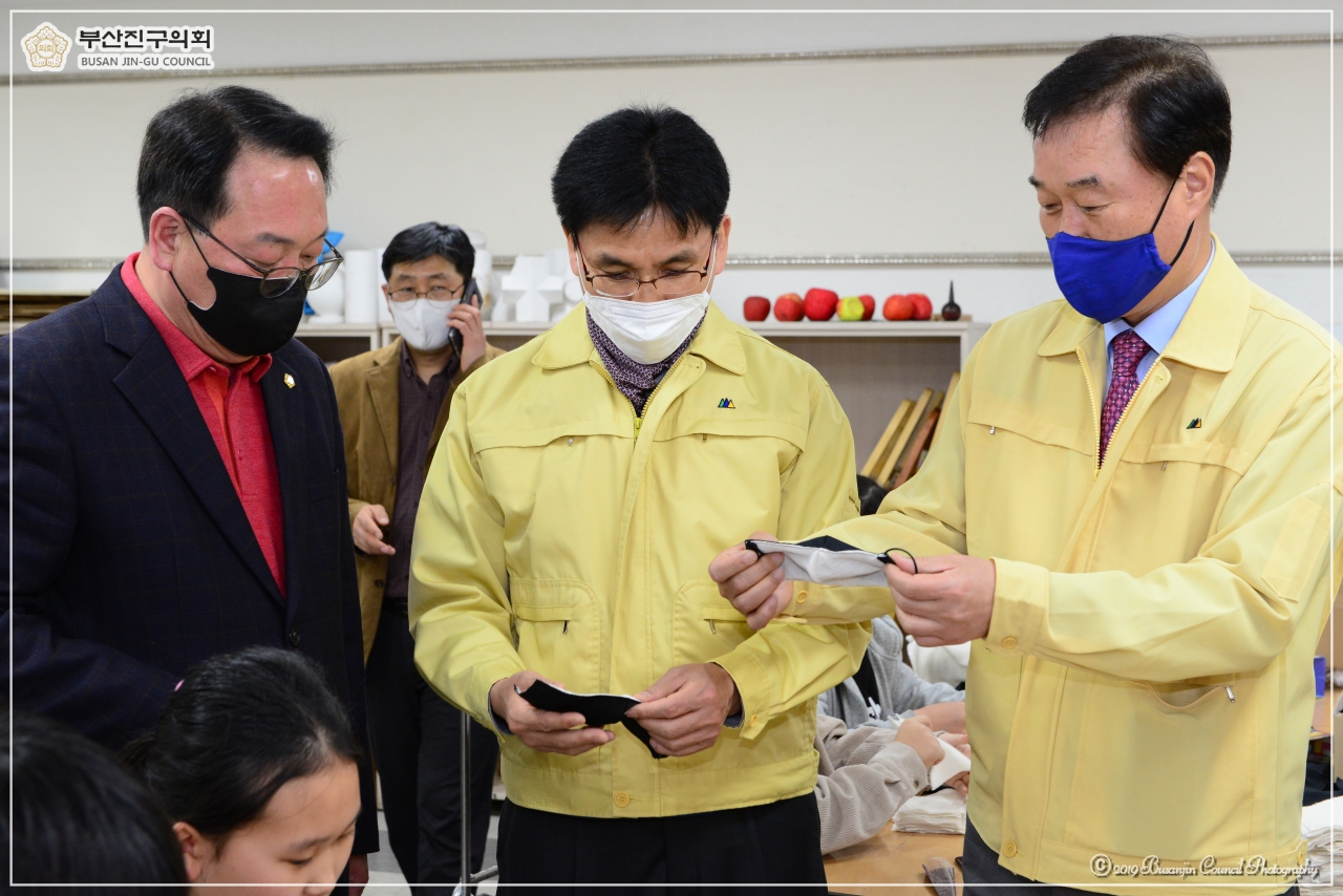 남부교육청 초4지구 운영위원협의회 마스크만들기 현장 격려 방문 2번째