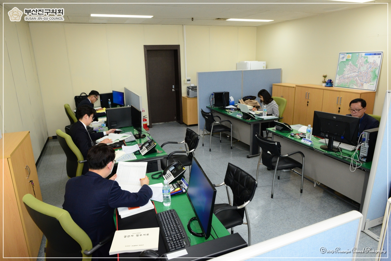 결산검사위원 위촉장 전달식 개최 5번째