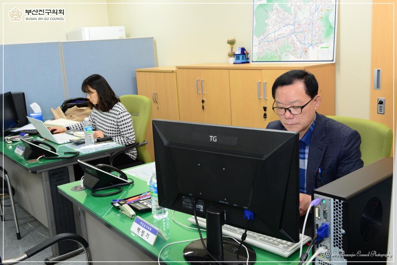 결산검사위원 위촉장 전달식 개최 6번째