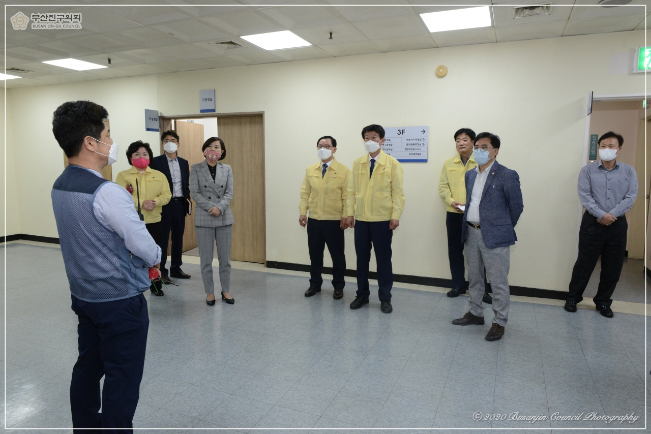 구청사 방화셔터스크린 작동 시연 참석 1번째