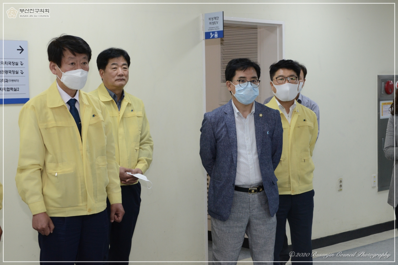 구청사 방화셔터스크린 작동 시연 참석 2번째