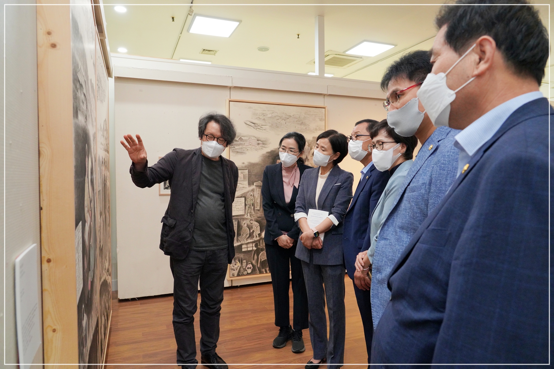 윤상원 열사 일대기 그림 순회 전시회 개막식 참석 4번째