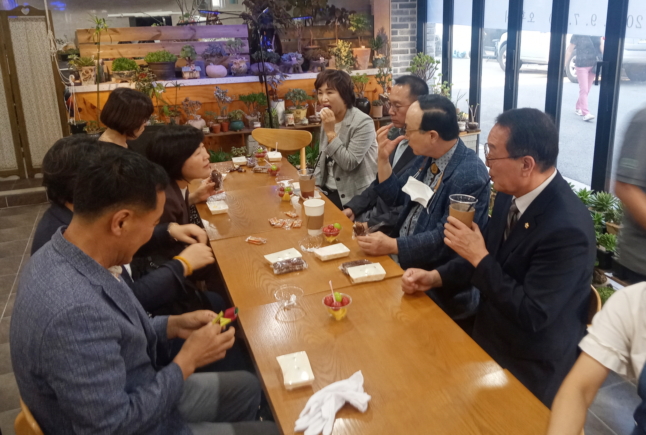 가야2동 웃마실문화카페 새단장 개소식 참석 2번째