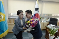 2018 지방자치 우수조례 대상 송만정의원 수상  5번째